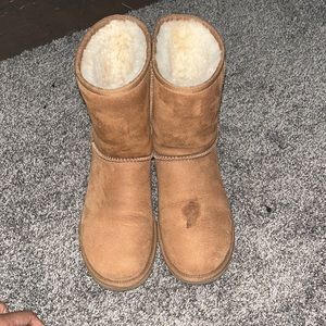 UGGs